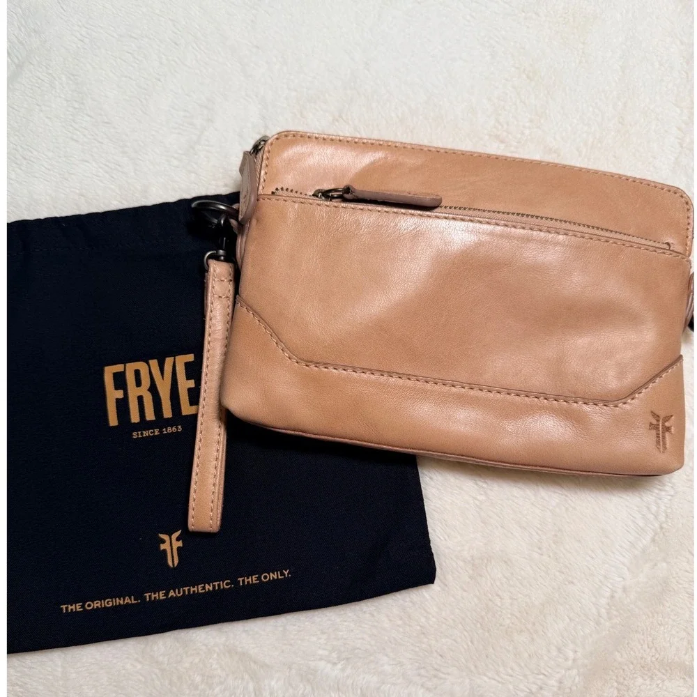 Frye Melissa Leather Crossbody Wristlet Clutch Tan Beige Bag with Dust Bag - Picture 1 of 9